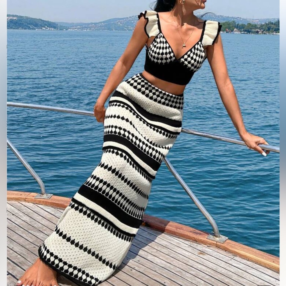 SHEIN Black and Cream Knit Skirt Set